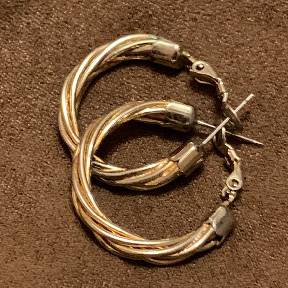 Jewelry - Picture 14 of 16